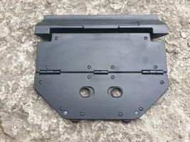 BMW M3 Dolny panel schowka koła zapasowego 9113983