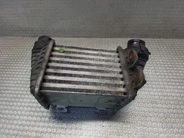 Volkswagen Golf III Chłodnica powietrza doładowującego / Intercooler 1H0145805B