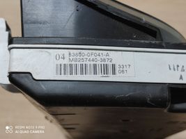 Toyota Corolla Verso AR10 Geschwindigkeitsmesser Cockpit 838000F041A