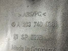Mercedes-Benz C W203 Listwa oświetlenie tylnej tablicy rejestracyjnej A2037400381