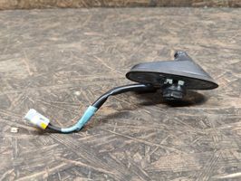 Mazda 2 Antena GPS 