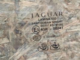 Jaguar XJ X351 priekšējo durvju stikls (četrdurvju mašīnai) 