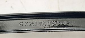 Mercedes-Benz GLC X253 C253 Etuoven lasin muotolista A2536900187