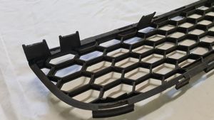 Toyota Corolla Verso E121 Grille inférieure de pare-chocs avant 