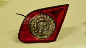 Volkswagen PASSAT B6 Lampy tylnej klapy bagażnika 27567004