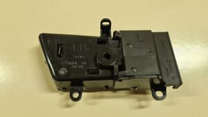 Subaru Outback Maniglia interna per portiera anteriore 