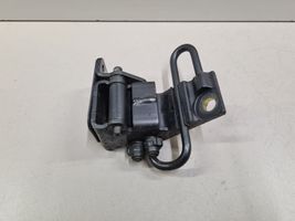 Volkswagen Touareg I Cerniera inferiore della portiera posteriore 7L0833412