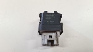 Toyota Avensis Verso Hehkutulpan esikuumennuksen rele 2861067010