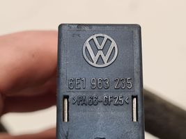 Volkswagen PASSAT B5.5 Sähköinen ohjaamon lämmittimen säteilylämmitin 6E1963235