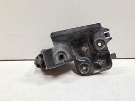 Audi A6 S6 C6 4F Puskurin kannattimen kulmakannake 4F9807891