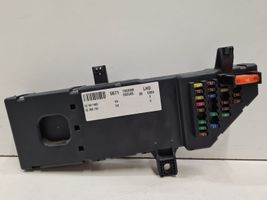 Opel Vectra C Module de fusibles 518721204