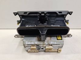 Toyota Verso-S Radio / CD/DVD atskaņotājs / navigācija 8614052012