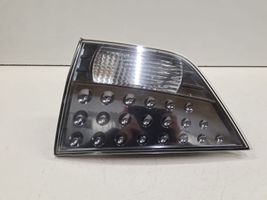 Mitsubishi Outlander Lampy tylnej klapy bagażnika 1146356R