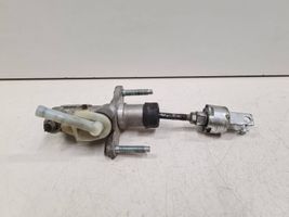 Toyota Corolla E120 E130 Główny cylinder sprzęgła 