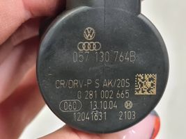 Audi A6 S6 C6 4F Czujnik ciśnienia paliwa 057130764B