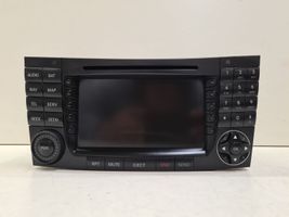 Mercedes-Benz E W211 Unità principale autoradio/CD/DVD/GPS A2118202397