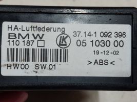 BMW X5 E53 Sterownik / Moduł tylnego zawieszenia pneumatycznego 37141092396