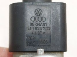 Audi A8 S8 D3 4E Parkošanās (PDC) sensors (-i) 3687506