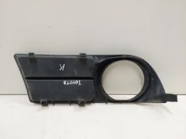 Toyota Corolla Verso E121 Mascherina/griglia fendinebbia anteriore 521280F020