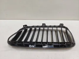 BMW 6 E63 E64 Grille calandre supérieure de pare-chocs avant 51137077932