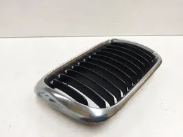 BMW 3 E36 Griglia superiore del radiatore paraurti anteriore 51138195094