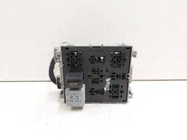 Volkswagen Touareg I Relay mounting block 7L0937503A