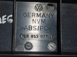 Volkswagen Touareg I Poignée inférieure de porte avant 7L6837113