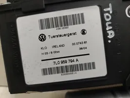 Volkswagen Touareg I Silniczek podnoszenia szyby drzwi tylnych 7L0959794A