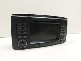 Mercedes-Benz R W251 Radio/CD/DVD/GPS-pääyksikkö A2038270062