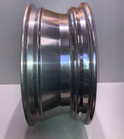 Volvo V70 R17 wheel hub/cap/trim 30748771