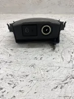 Opel Zafira C USB-pistokeliitin 1059761X