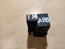 BMW 7 E38 Glow plug pre-heat relay 2246919