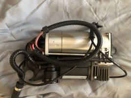 Volkswagen Touareg I Air suspension compressor/pump 