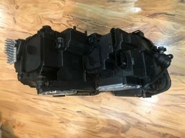 Volkswagen Tiguan Priekinių žibintų komplektas 030110123600