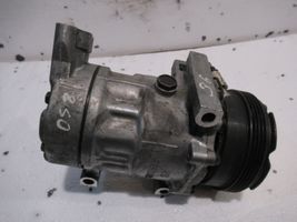 Renault Clio II Ilmastointilaitteen kompressorin pumppu (A/C) 8200037058