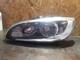 Volvo S60 Lampa przednia 31420271