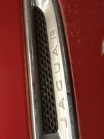Jaguar XE Lokasuoja T4N2636