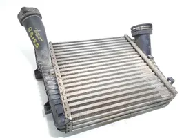 Audi Q7 4L Starpdzesētāja radiators 7L6145803D