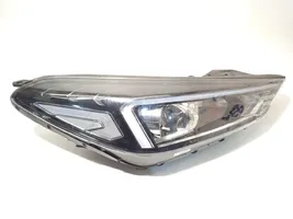 Hyundai Tucson TL Priekinis žibintas 92102D7600