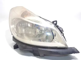 Renault Clio III Lampa przednia 8200459823