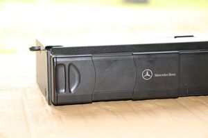 Mercedes-Benz CLK A209 C209 CD/DVD mainītājs A2038209089