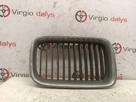 BMW 3 E36 Grille de calandre avant 8122238