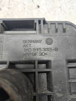 Volkswagen PASSAT B6 Battery tray 1K0915333B