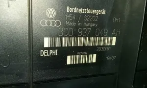 Volkswagen Golf SportWagen Ramka / Moduł bezpieczników 