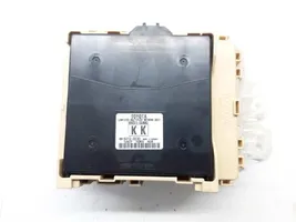 Toyota Auris E180 Module de fusibles 63583367