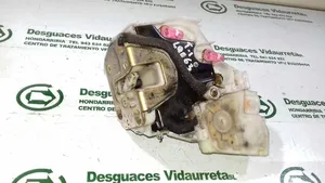 Nissan Pathfinder R50 Cerradura de puerta trasera 825525P003