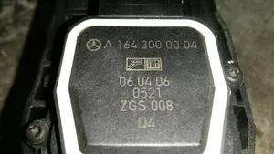 Mercedes-Benz R AMG W251 Pedał gazu / przyspieszenia 1643000004