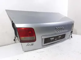 Audi A8 S8 D3 4E Grilles/couvercle de haut-parleur arrière 4E0827023A