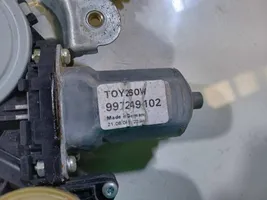 Toyota Corolla Verso AR10 Manualny podnośnik szyby drzwi przednich 698200F010