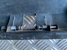 Audi A4 S4 B7 8E 8H Rivestimento di protezione sottoporta del bagagliaio/baule 8E5863471D